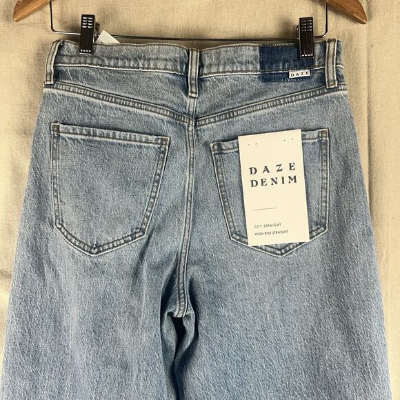 DAZE Denim City Straight High Rise Straight Be Mine Vintage Light Wash 27 Jeans - Picture 12 of 14